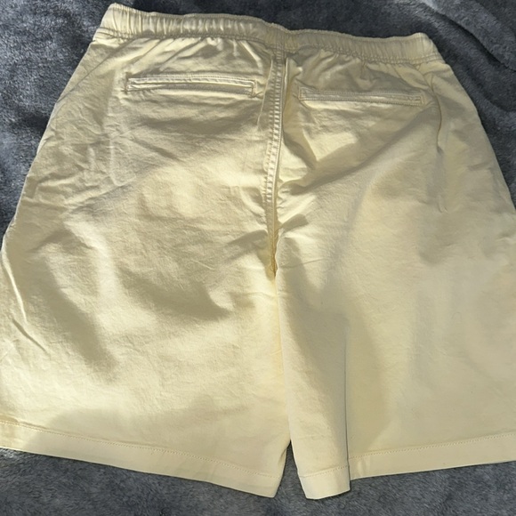 Gap Men’s 7" Easy Shorts With E-Waist, Light Yellow, NWOT - Picture 9 of 13